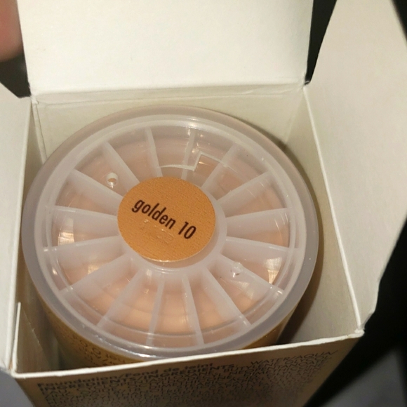 Stila Stay All Day Foundation & Concealer - Picture 5 of 7